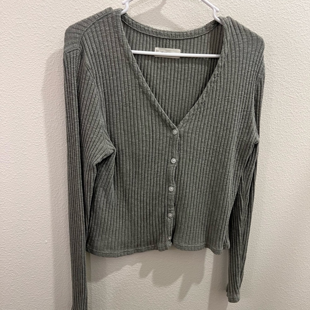 Everlane Ribbed Knit Sweater in Gray